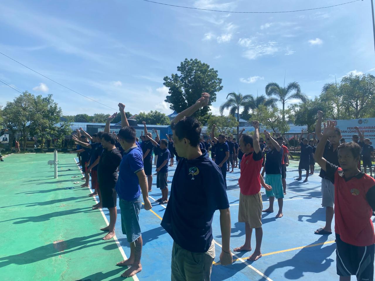 Kuat Fisik, Kuat Mental: Lapas Narkotika Karang Intan Gelar Pembinaan Rutin Bersama TNI Koramil 1006/05